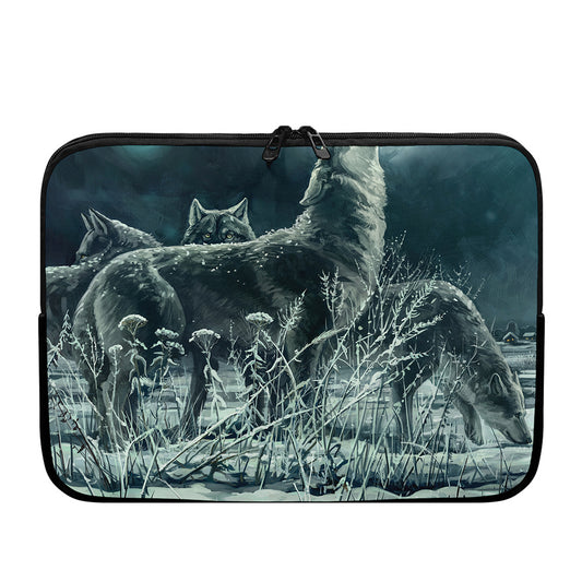 Howling Snowy Wolf Painting Print Laptop Sleeve