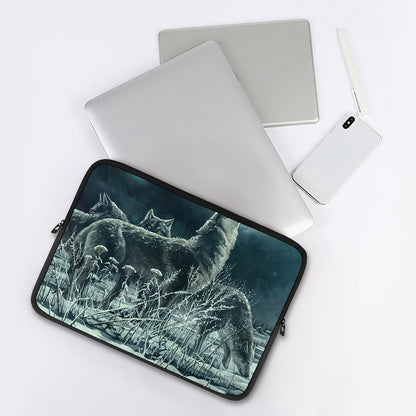 Howling Snowy Wolf Painting Print Laptop Sleeve