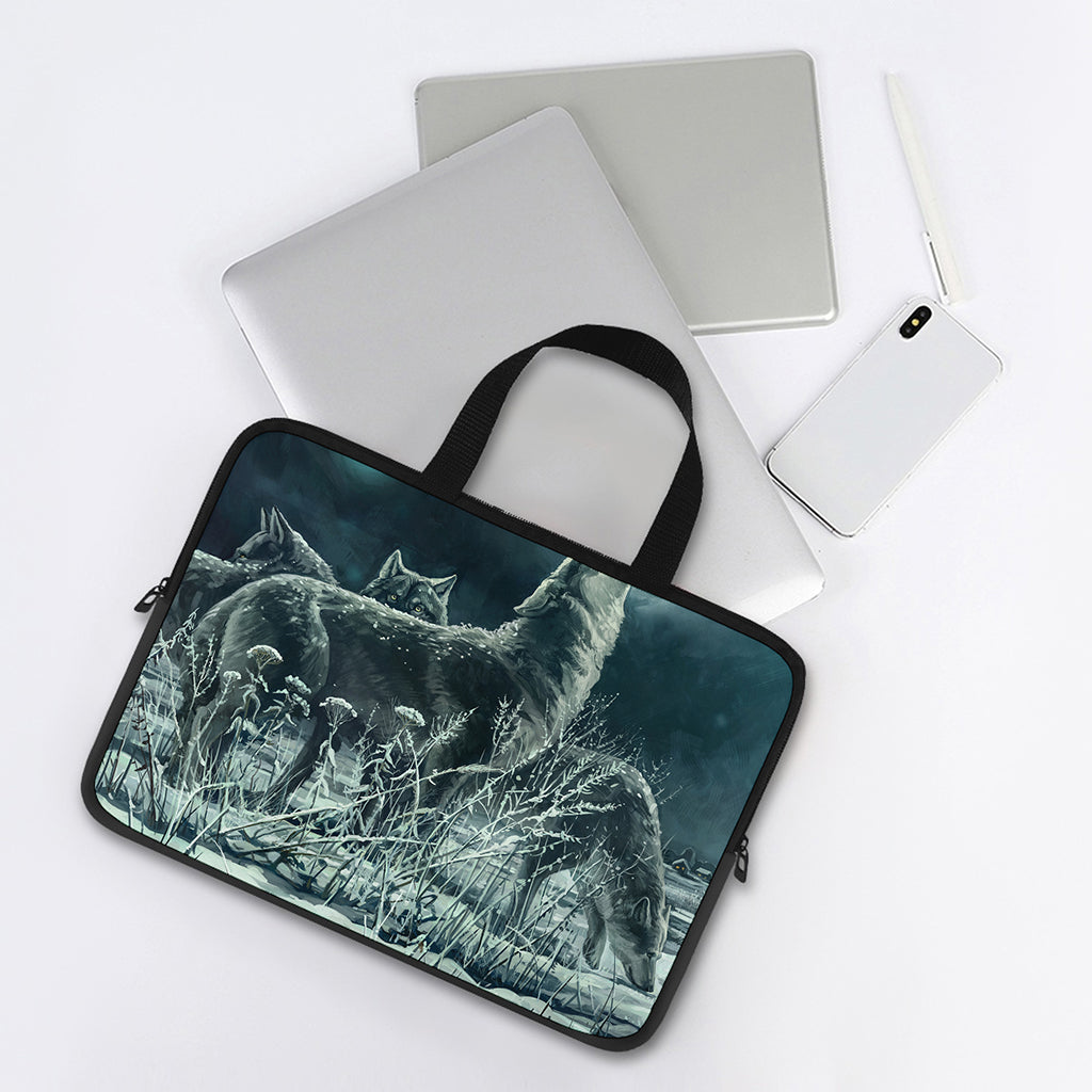 Howling Snowy Wolf Painting Print Laptop Sleeve With Handle