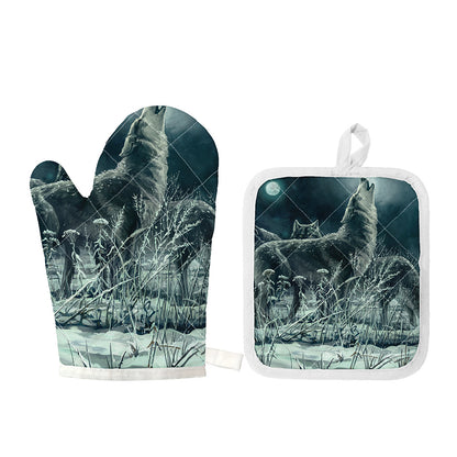 Howling Snowy Wolf Painting Print Oven Mitt And Pot Holder Set