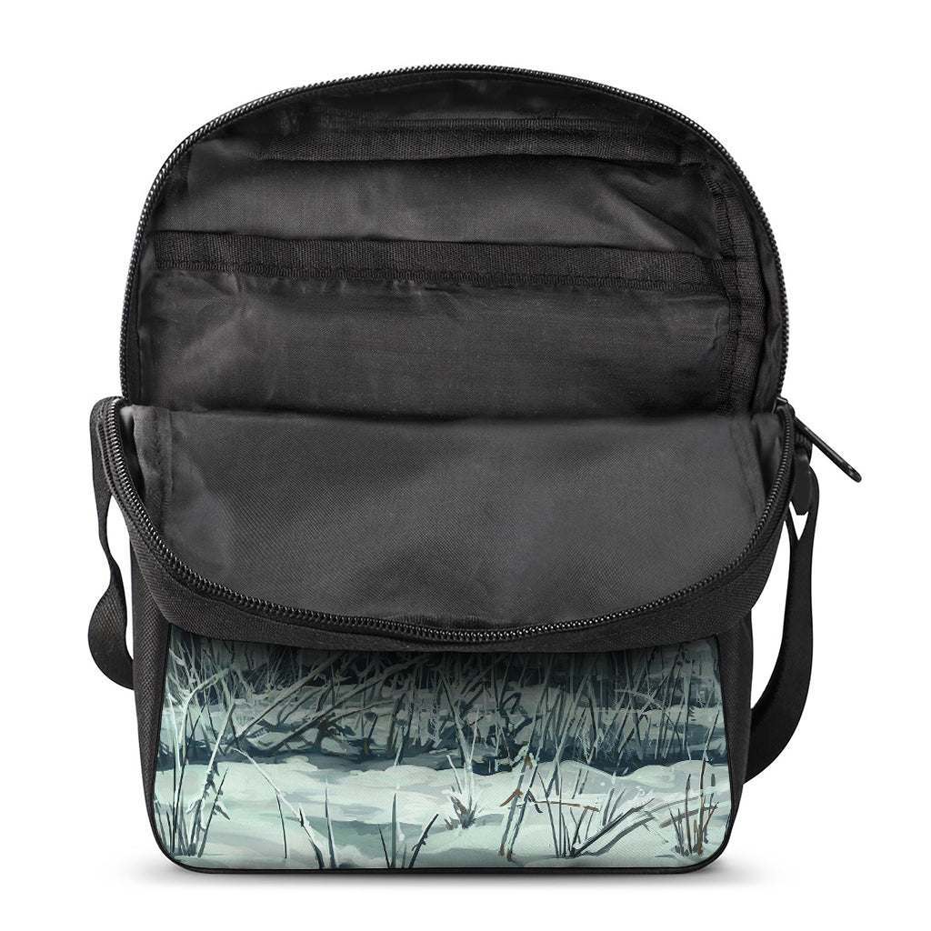 Howling Snowy Wolf Painting Print Rectangular Crossbody Bag