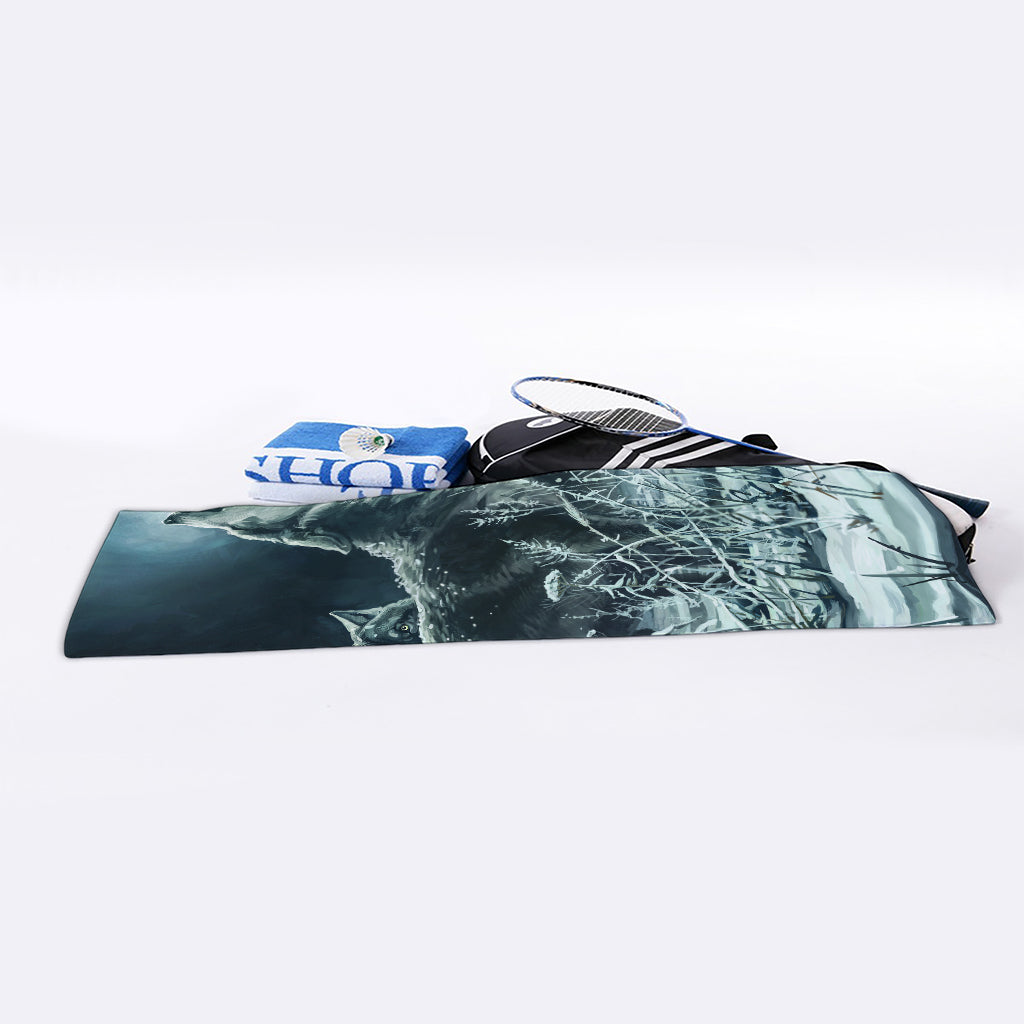 Howling Snowy Wolf Painting Print Sports Towel