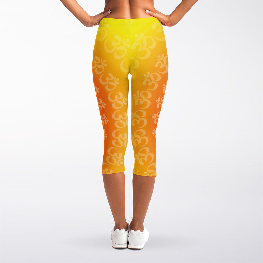 Indian Om Sign Print Women's Capri Leggings