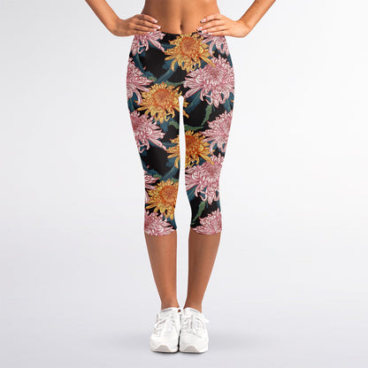 Japanese Chrysanthemum Pattern Print Women's Capri Leggings