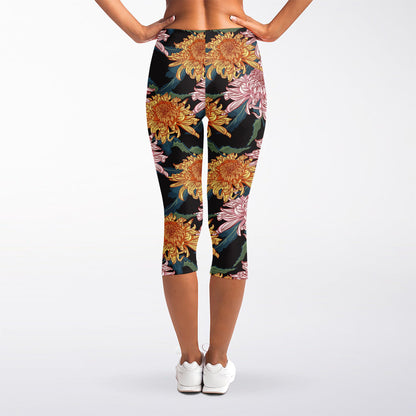 Japanese Chrysanthemum Pattern Print Women's Capri Leggings
