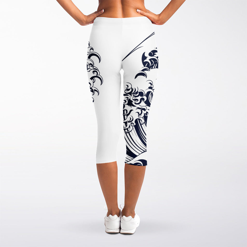 Japanese Kanagawa Wave Print Women's Capri Leggings
