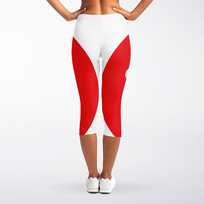 Japanese Lucky Cat Maneki Neko Print Women's Capri Leggings