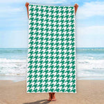 Jungle Green And White Houndstooth Print Beach Towel