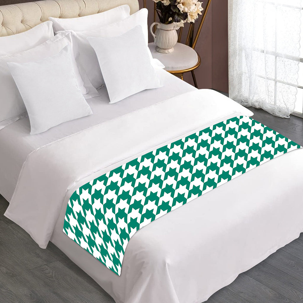 Jungle Green And White Houndstooth Print Bed Runner