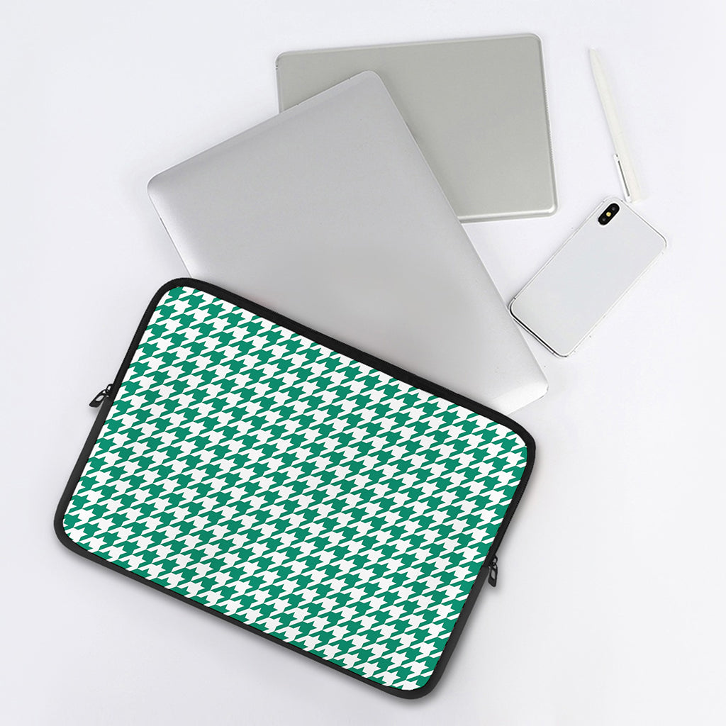 Jungle Green And White Houndstooth Print Laptop Sleeve