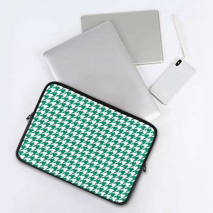Jungle Green And White Houndstooth Print Laptop Sleeve