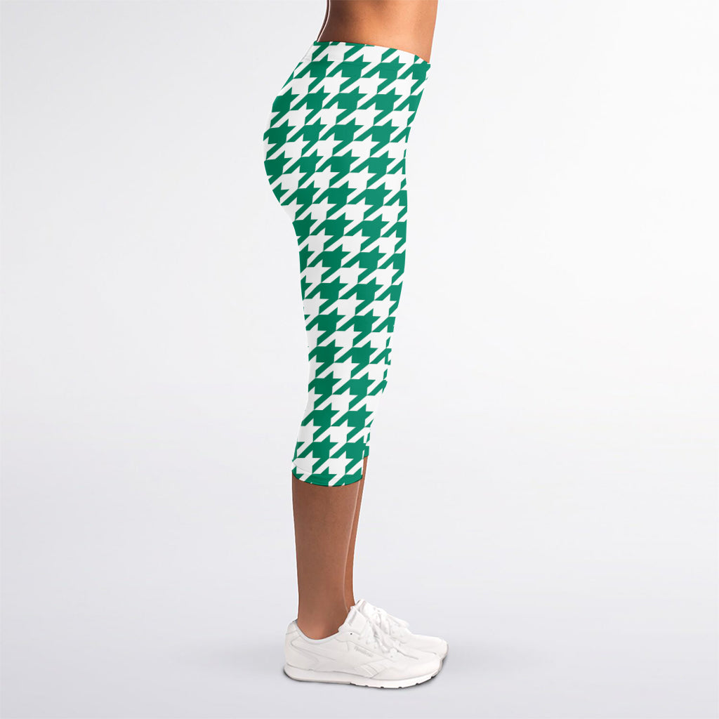 Jungle Green And White Houndstooth Print Women's Capri Leggings