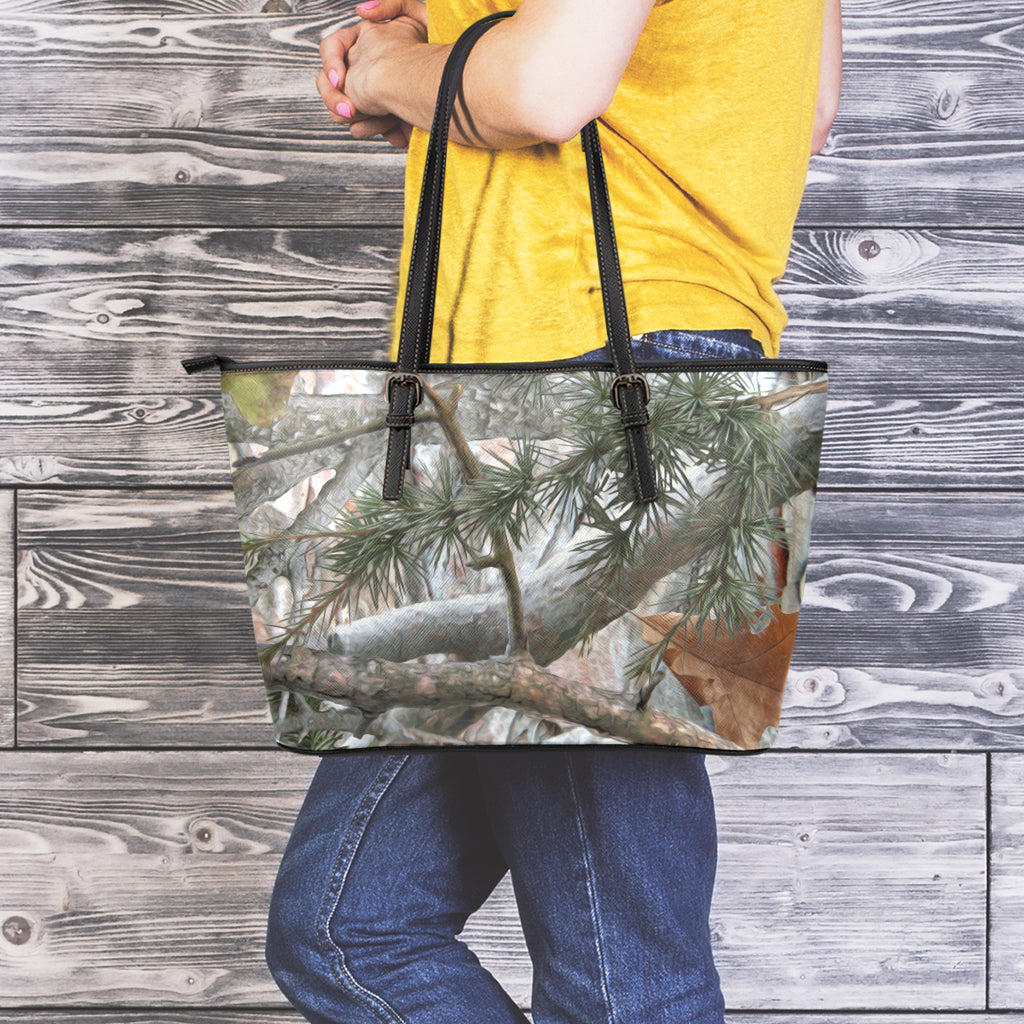 Jungle Hunting Camouflage Print Leather Tote Bag