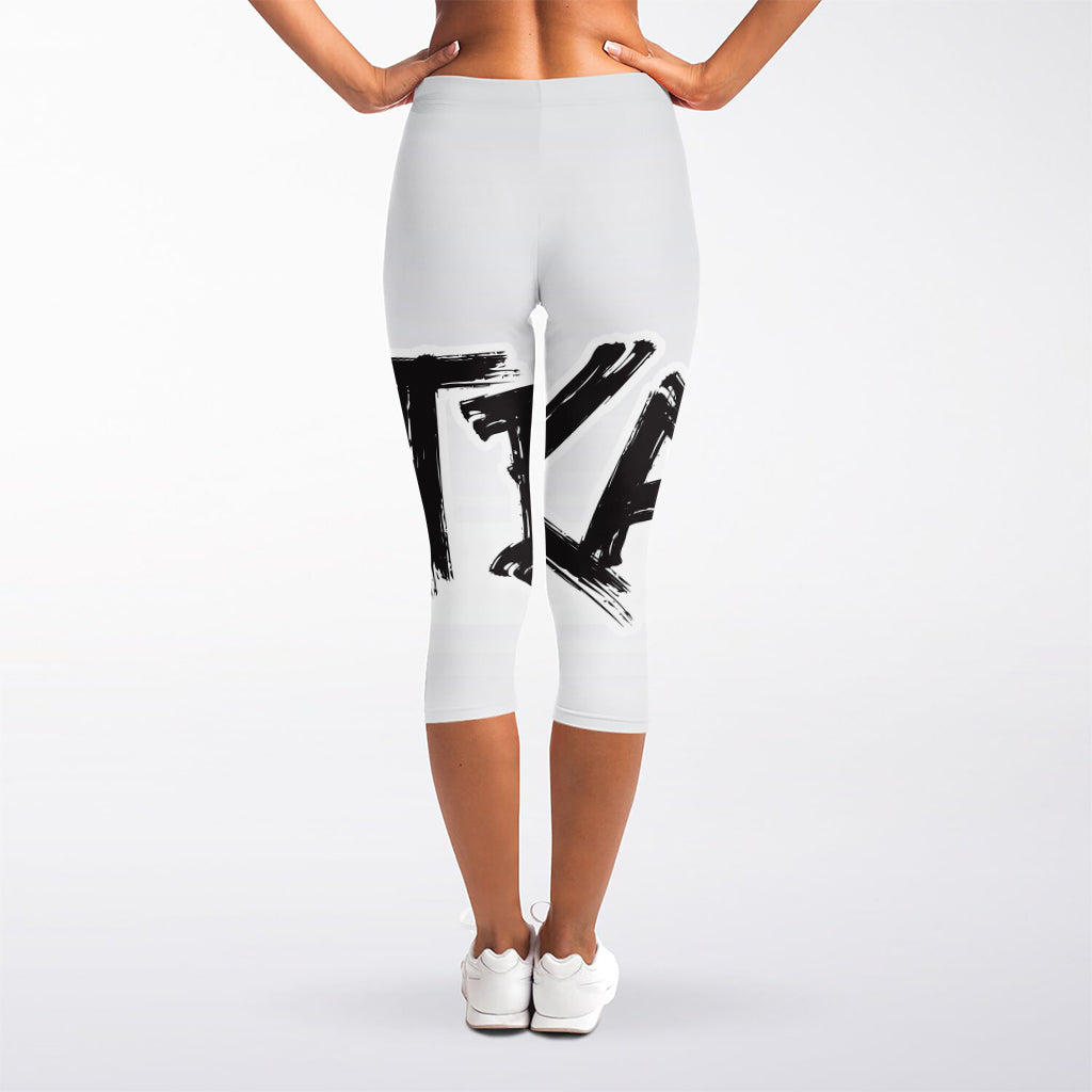 Karate Text Print Women's Capri Leggings