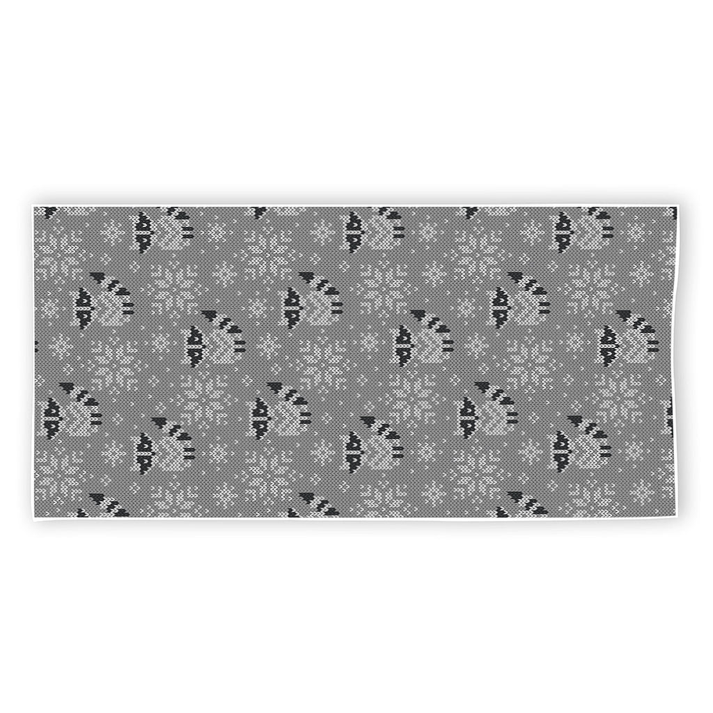 Knitted Raccoon Pattern Print Beach Towel