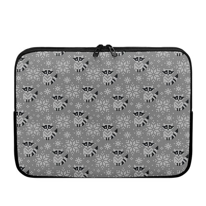 Knitted Raccoon Pattern Print Laptop Sleeve