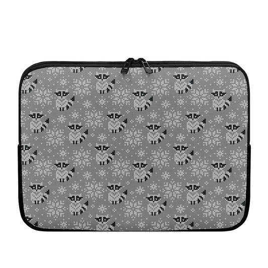 Knitted Raccoon Pattern Print Laptop Sleeve