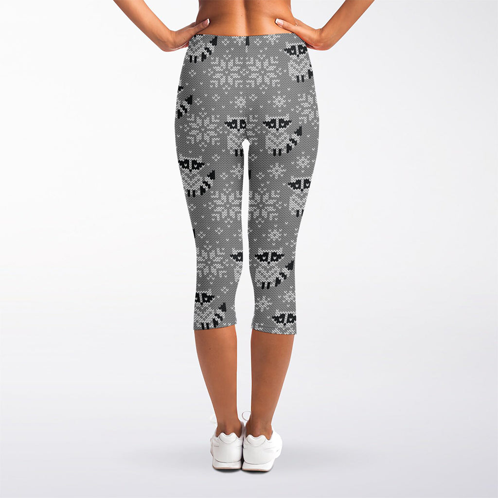 Knitted Raccoon Pattern Print Women's Capri Leggings