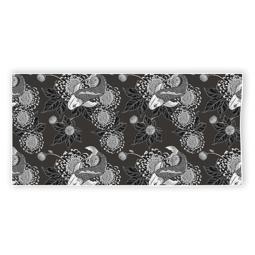 Koi Carp And Chrysanthemum Pattern Print Beach Towel