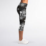 Koi Carp And Chrysanthemum Pattern Print Women's Capri Leggings