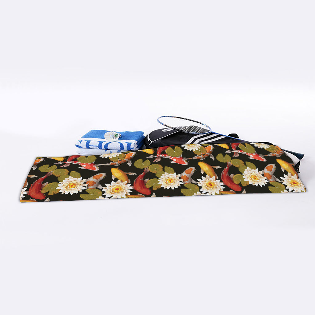 Koi Carp And Lotus Pattern Print Sports Towel