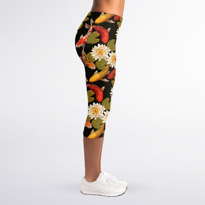 Koi Carp And Lotus Pattern Print Women's Capri Leggings