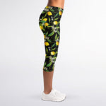 Lemon And Flower Pattern Print Women's Capri Leggings