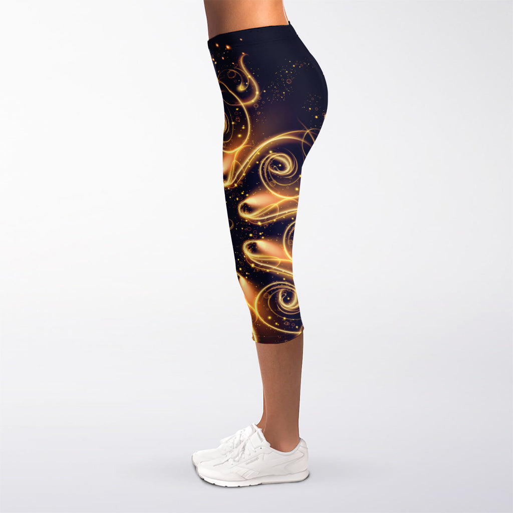 Light Fractal Print Women's Capri Leggings