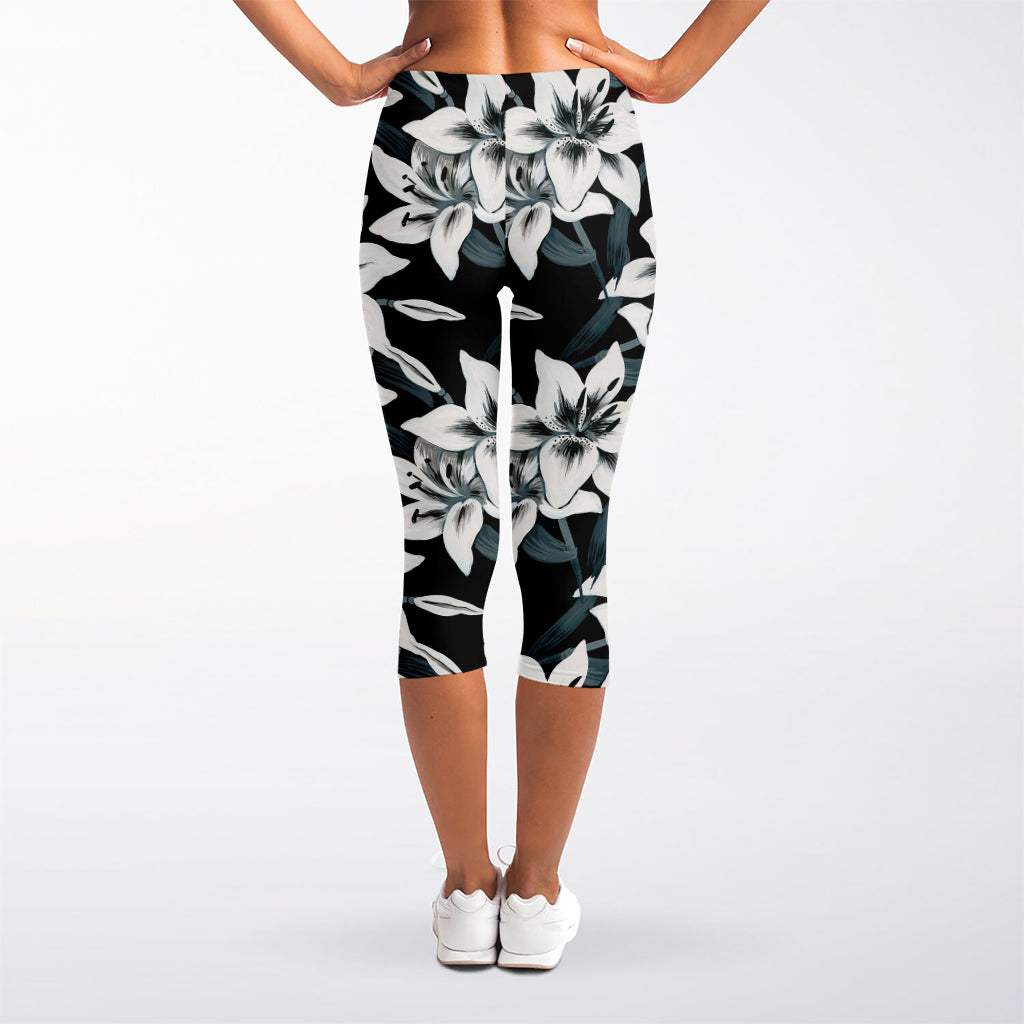 Lily Floral Pattern Print Women's Capri Leggings