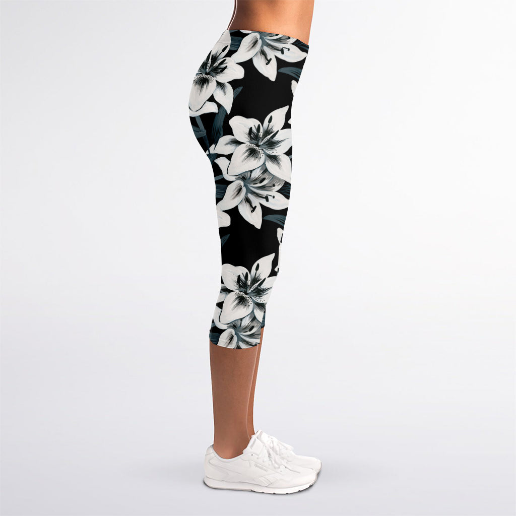 Lily Floral Pattern Print Women's Capri Leggings