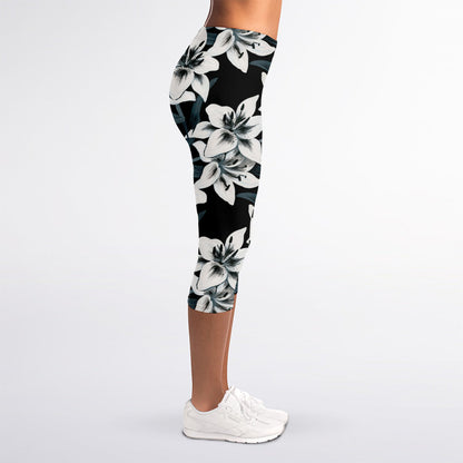 Lily Floral Pattern Print Women's Capri Leggings