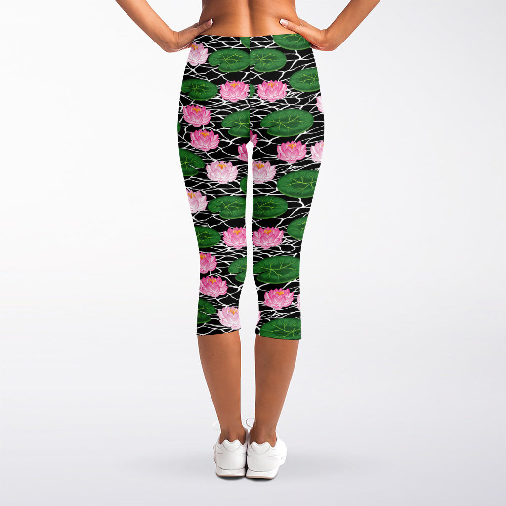 Lotus Flower And Leaf Pattern Print Women's Capri Leggings