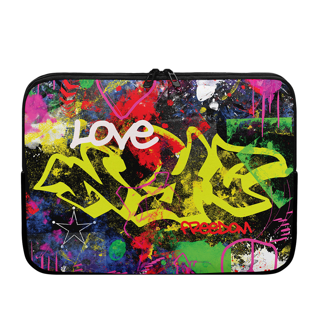 Love NYC Graffiti Print Laptop Sleeve