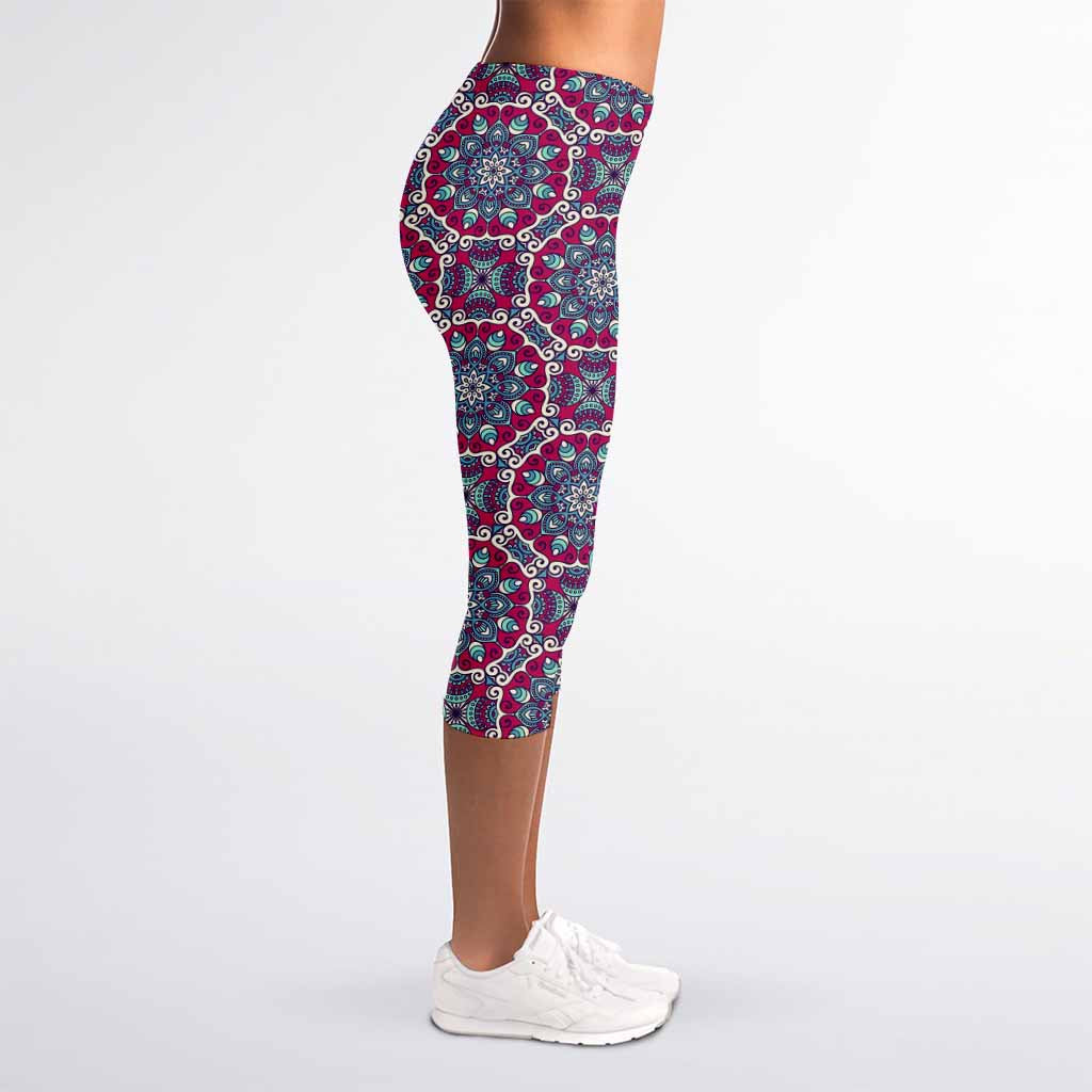 Magenta Mandala Bohemian Pattern Print Women's Capri Leggings