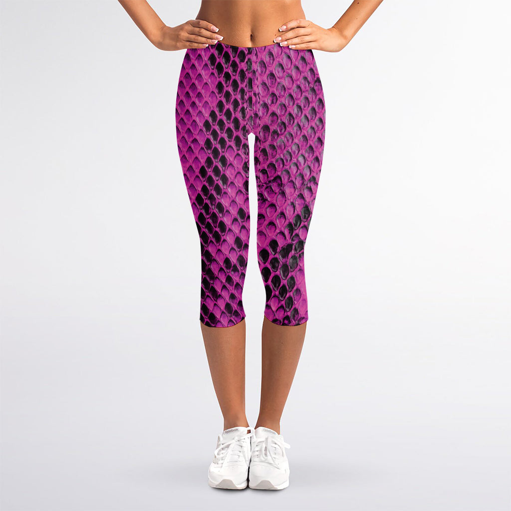 Magenta Pink And Black Snakeskin Print Women's Capri Leggings