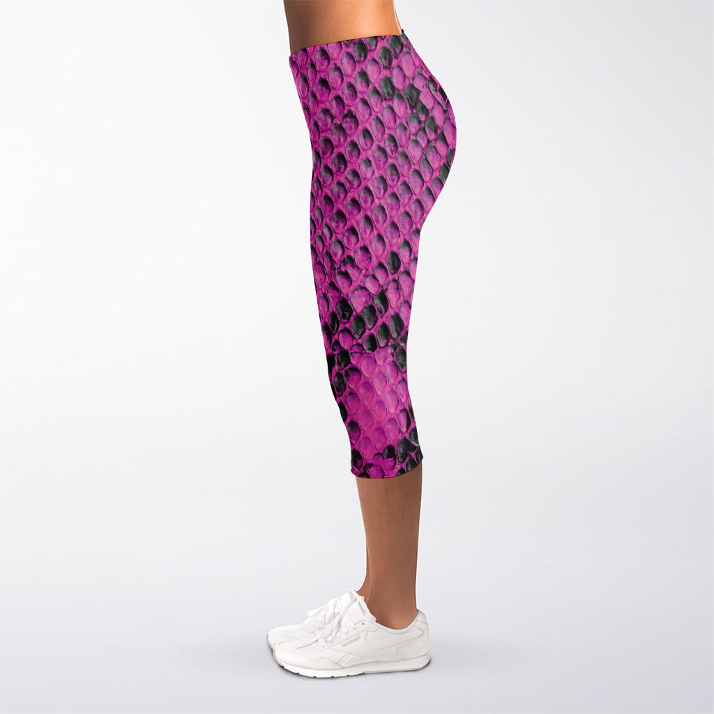Magenta Pink And Black Snakeskin Print Women's Capri Leggings