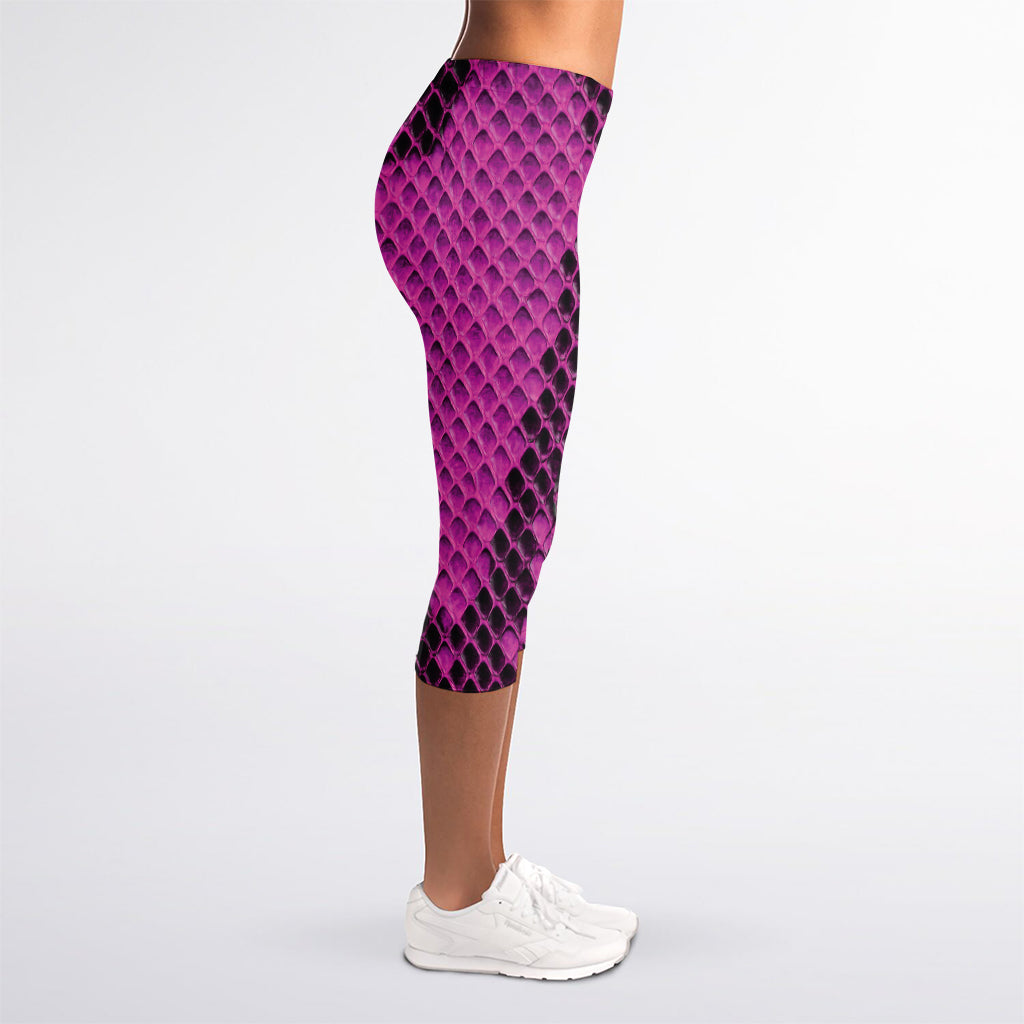 Magenta Pink And Black Snakeskin Print Women's Capri Leggings