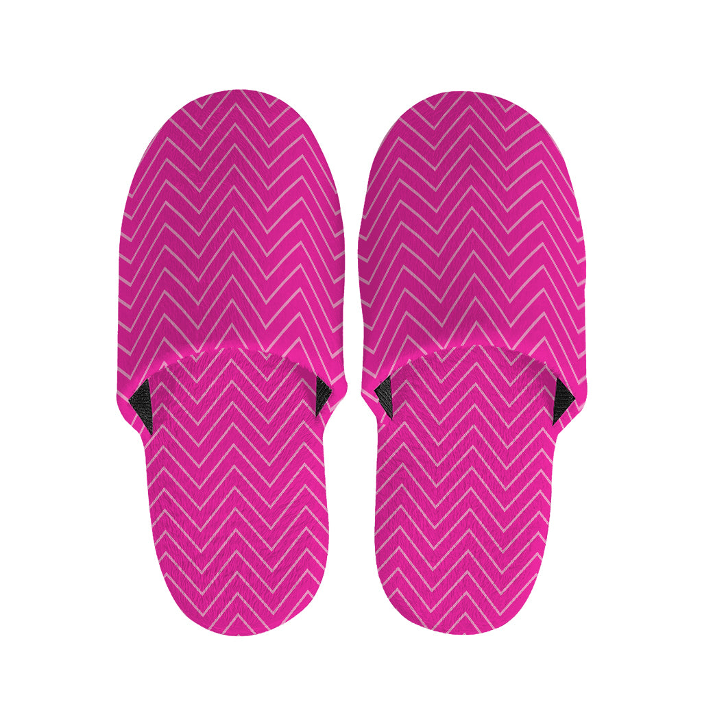 Magenta Pink Zigzag Pattern Print Slippers