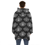 Mantis Spirit Animal Pattern Print Hoodie Blanket