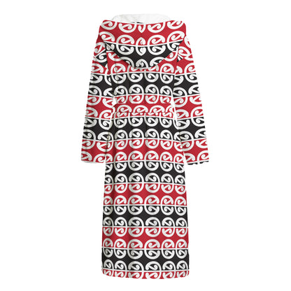 Maori Kowhaiwhai Pattern Print Hooded Bathrobe