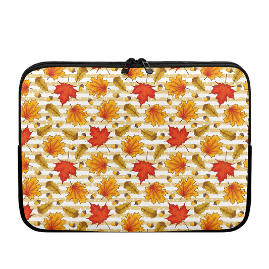 Maple And Oak Pattern Print Laptop Sleeve
