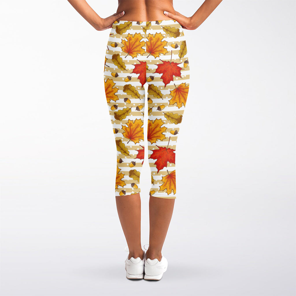 Maple And Oak Pattern Print Women's Capri Leggings