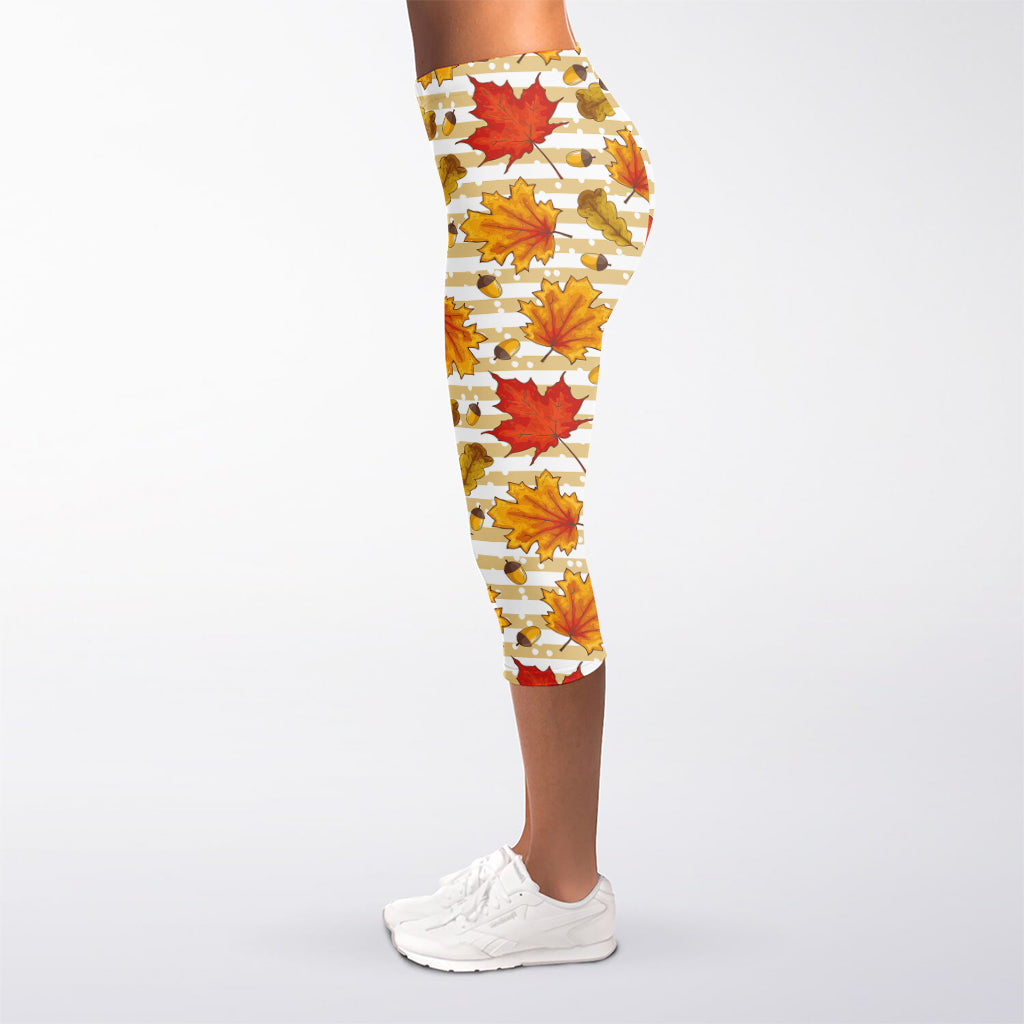 Maple And Oak Pattern Print Women's Capri Leggings