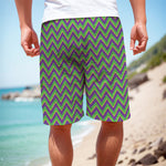 Mardi Gras Zigzag Pattern Print Men's Cargo Shorts