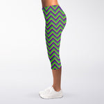 Mardi Gras Zigzag Pattern Print Women's Capri Leggings