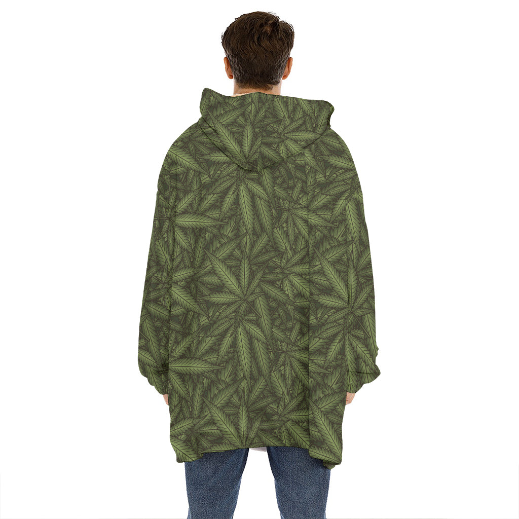 Marijuana Leaf Pattern Print Hoodie Blanket