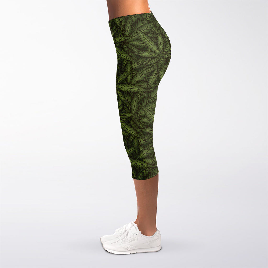 Marijuana Leaf Pattern Print Women's Capri Leggings