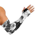 Monochrome Daisy Flower Print Sun Protection Arm Sleeves