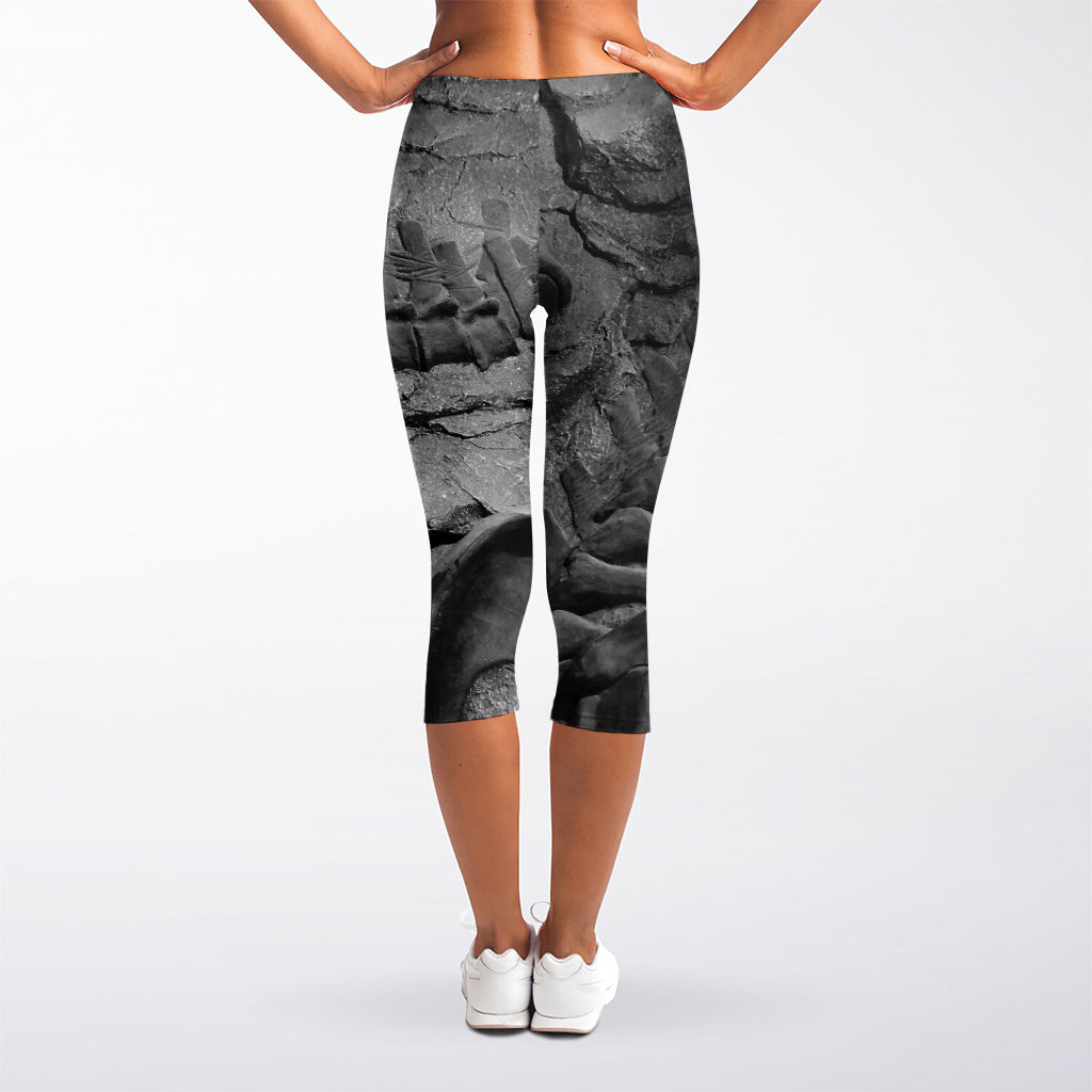 Monochrome Dinosaur Fossil Print Women's Capri Leggings