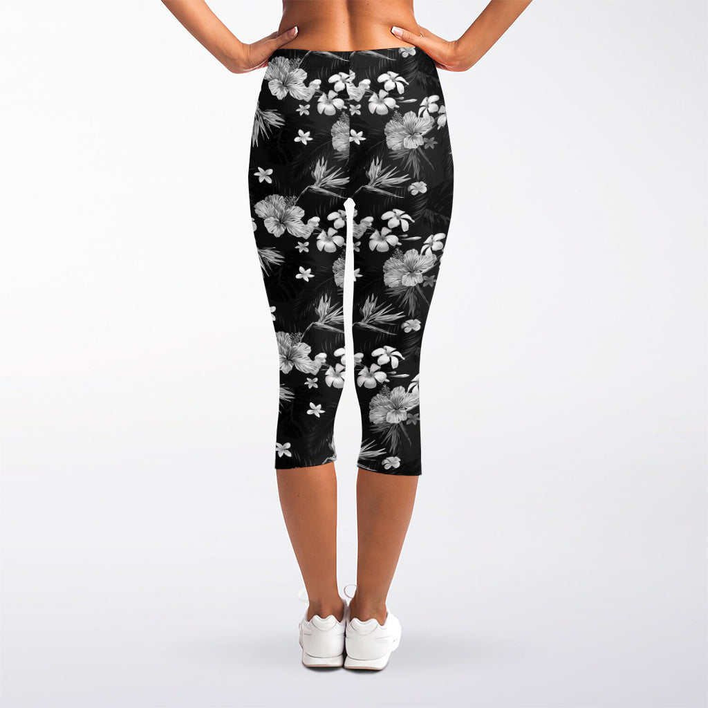 Monochrome Hawaiian Floral Print Women's Capri Leggings
